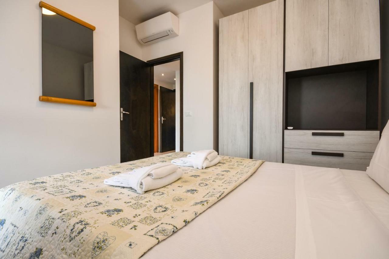 Holiday Sirmione Apartments מראה חיצוני תמונה